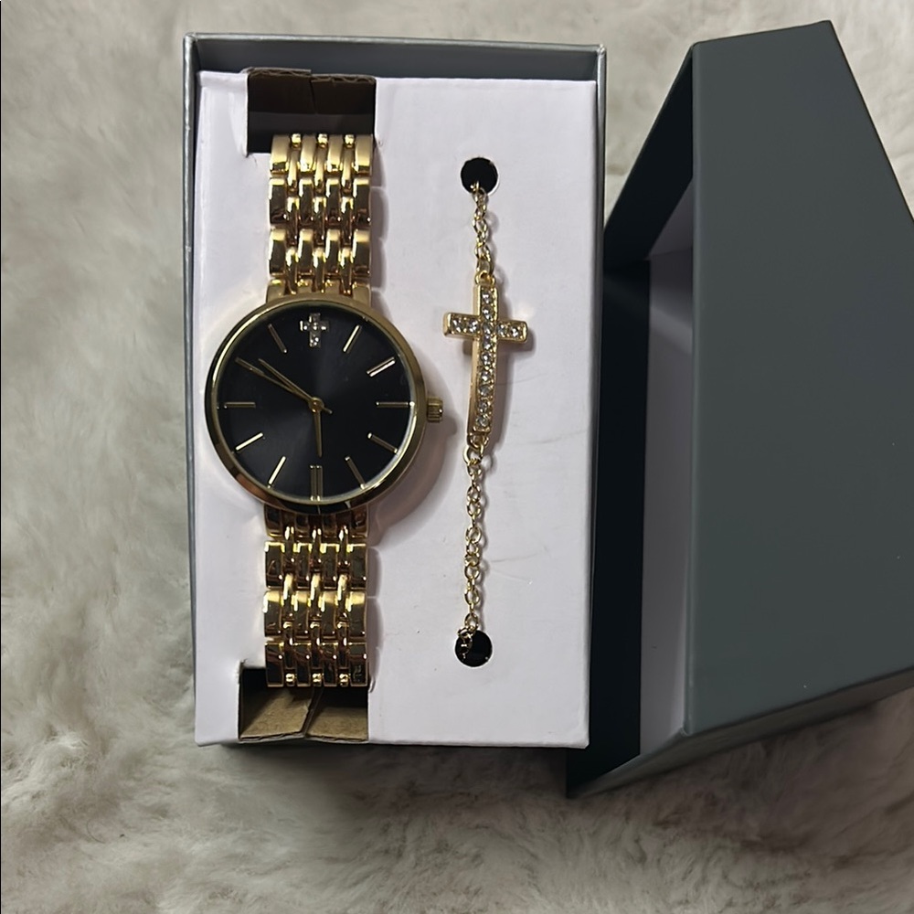 Time and Tru Gold Watch with Black Dial and Bracelet